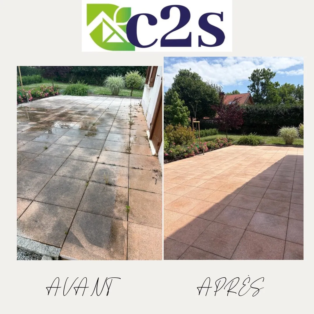 Avant/après : nettoyage de toiture en tuiles